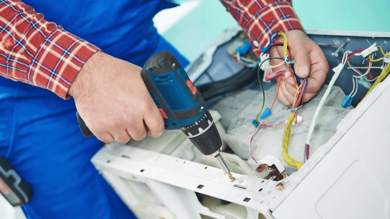 Ahmetli ECA ECA çamaşır makinesi kart tamiri – Su almama arızası orijinal parça ile giderildi. - Teknik servis örneği